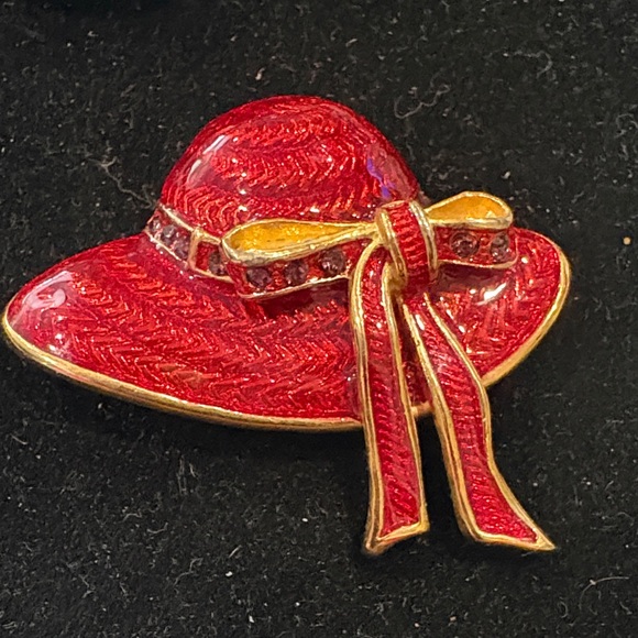 Elegant Red Hat Brooch Set - Picture 2 of 7